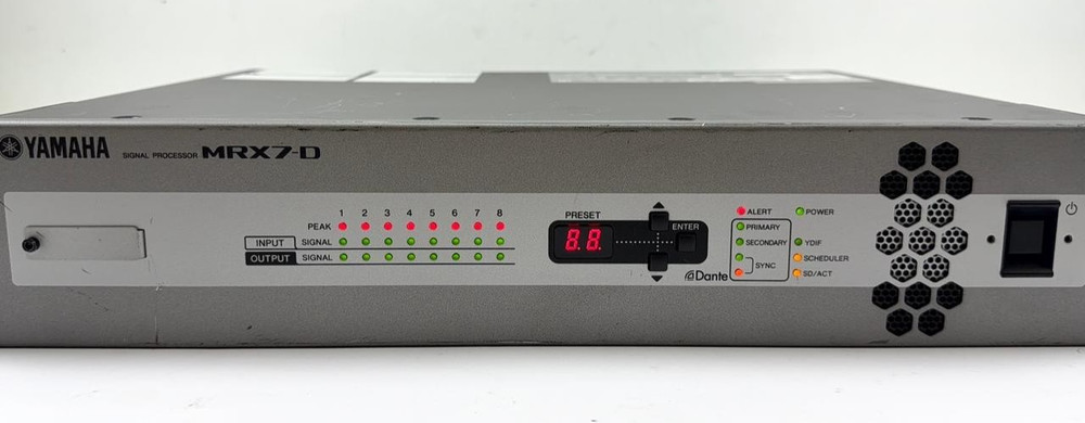 YAMAHA MRX7-D SIGNAL PROCESSOR *POWERS ON-WORKING*