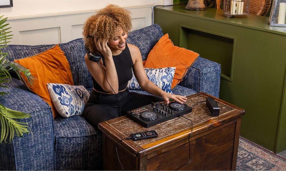 AlphaTheta DDJ-FLX2 Compact 2-Channel DJ Controller