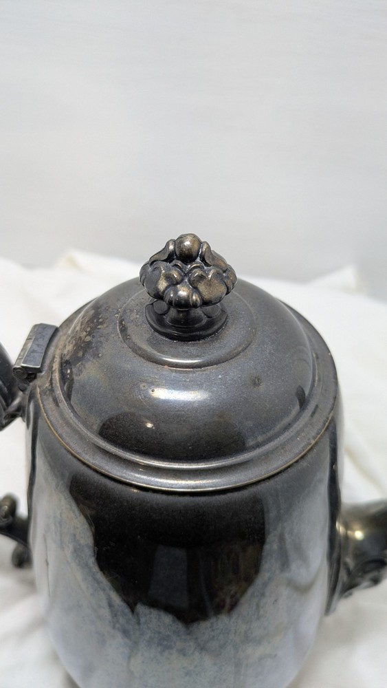 Wm ROGERS SILVER PLATE COFFEE POT SPRING FLOWERS #101