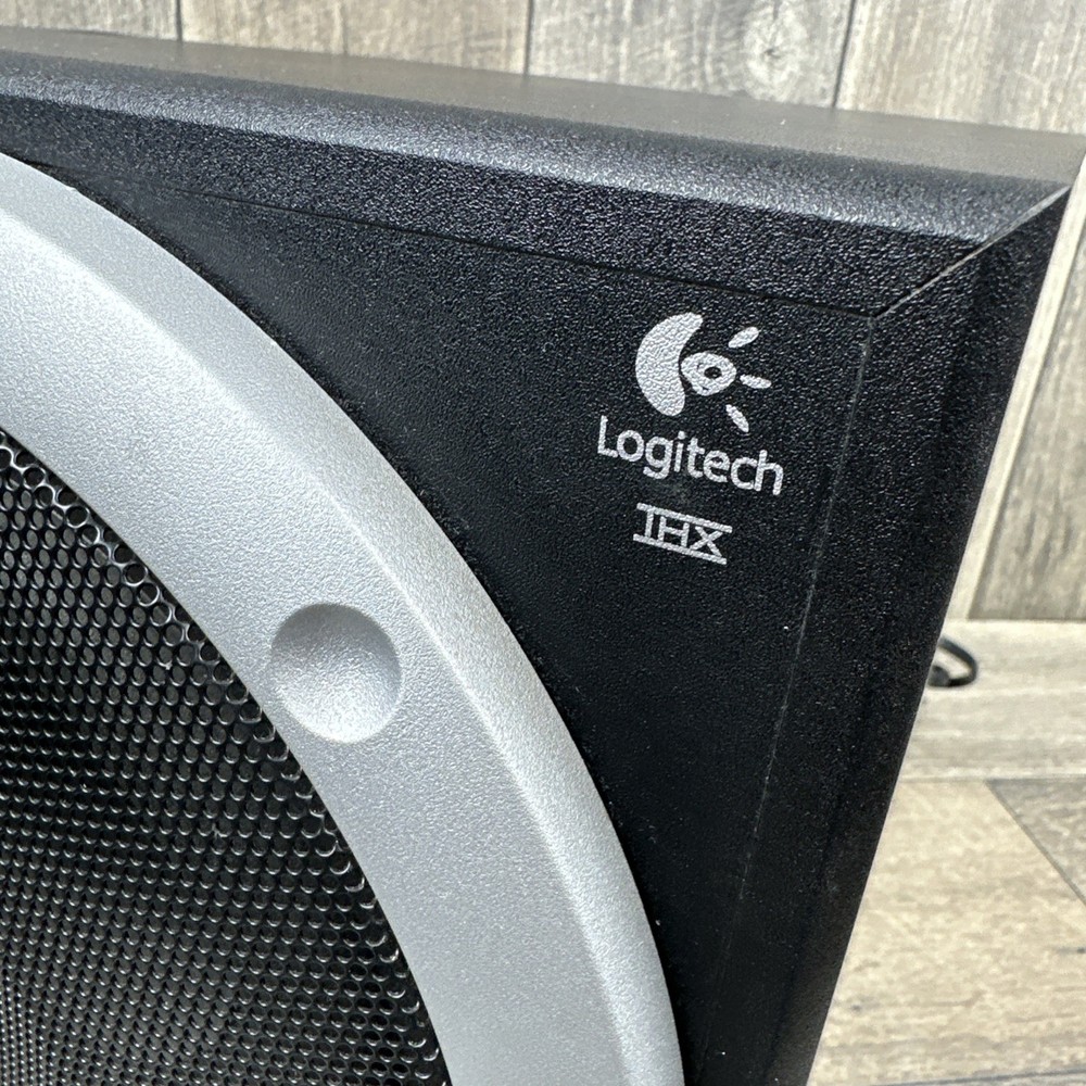 Logitech Z-560 Surround Sound System 5.1 THX Certified