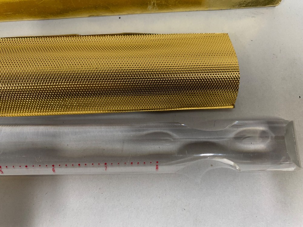 Vtg Clear Lucite Plastic Magnifying Reading Reader Aid Ruler (A4)