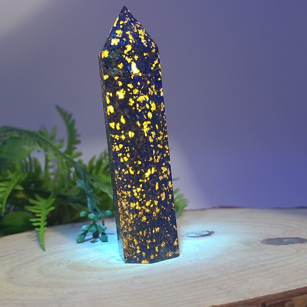 90.1g Lapis Lazuli Generator Point UV Reactive Crystal Specimen