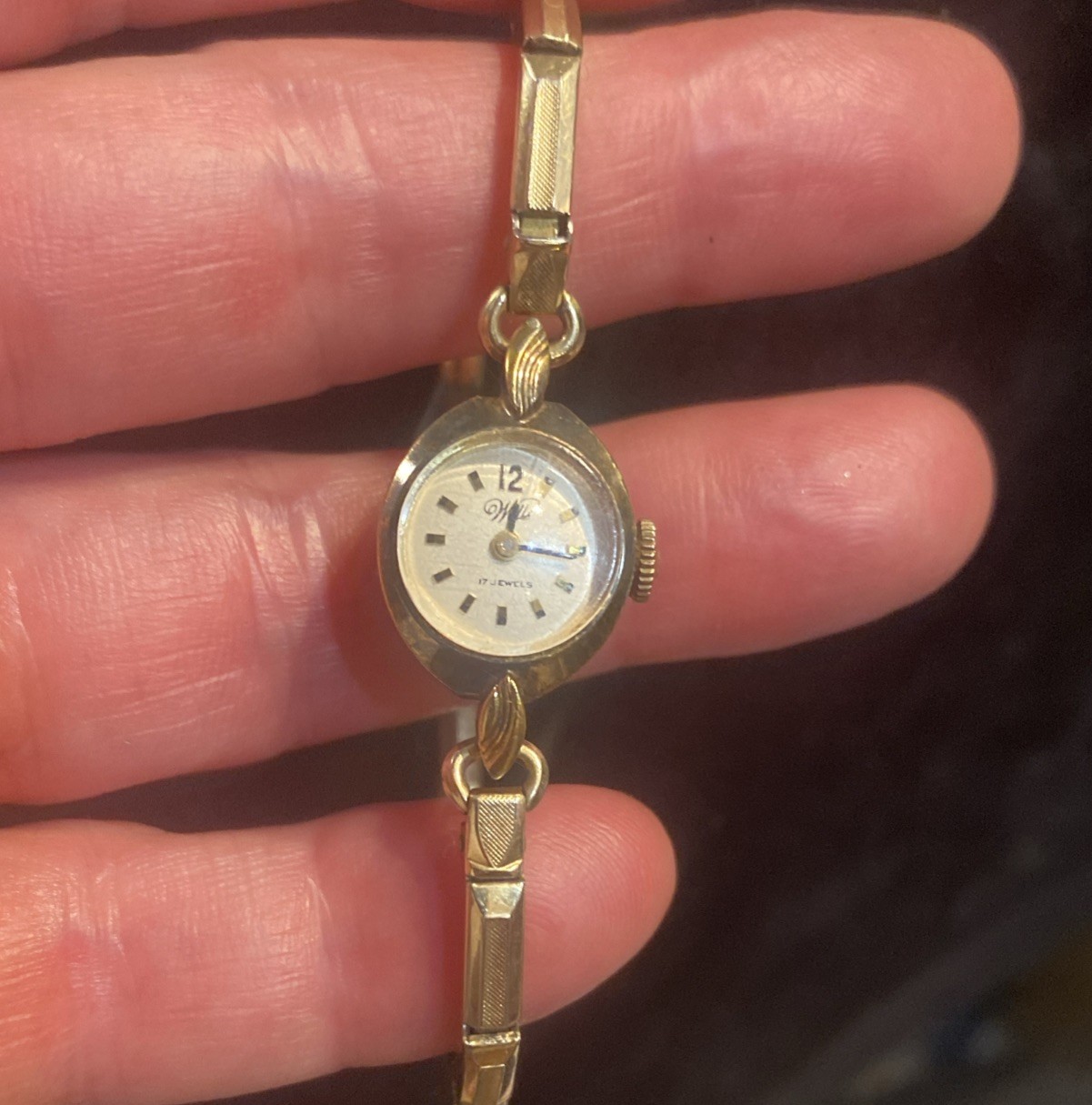 Vtg. WELLS 60's 17 Jewel Ladies Wrist Watch Working