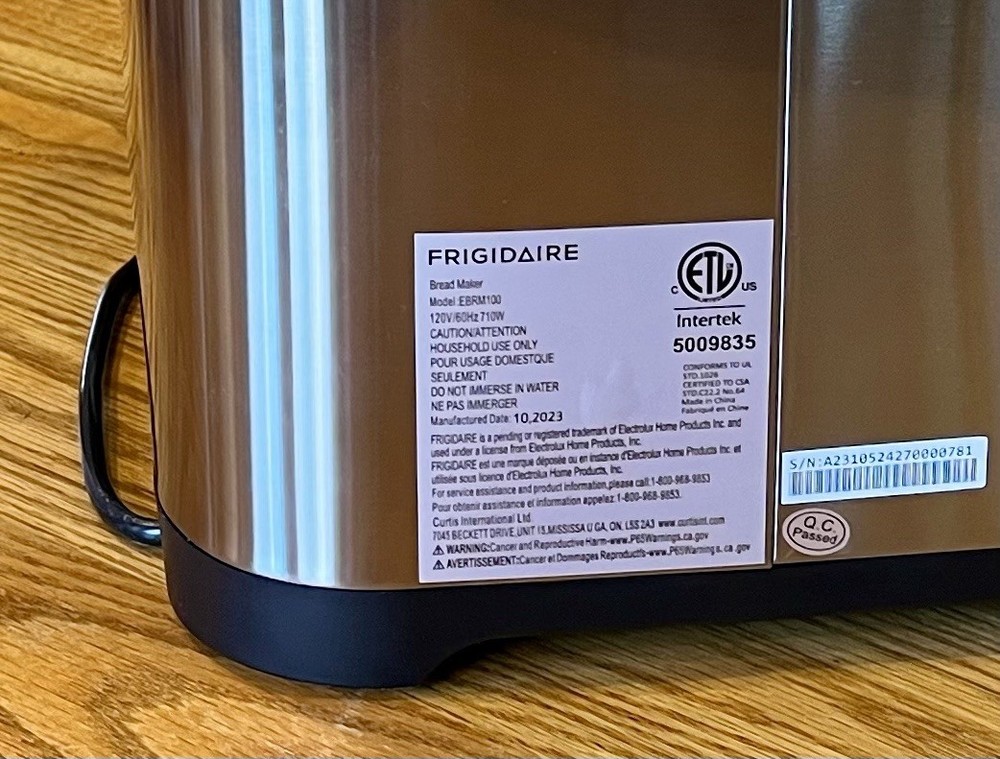 Frigidaire EBRM100-SSBLACK 2-Pound Stainless Steel Bread Maker