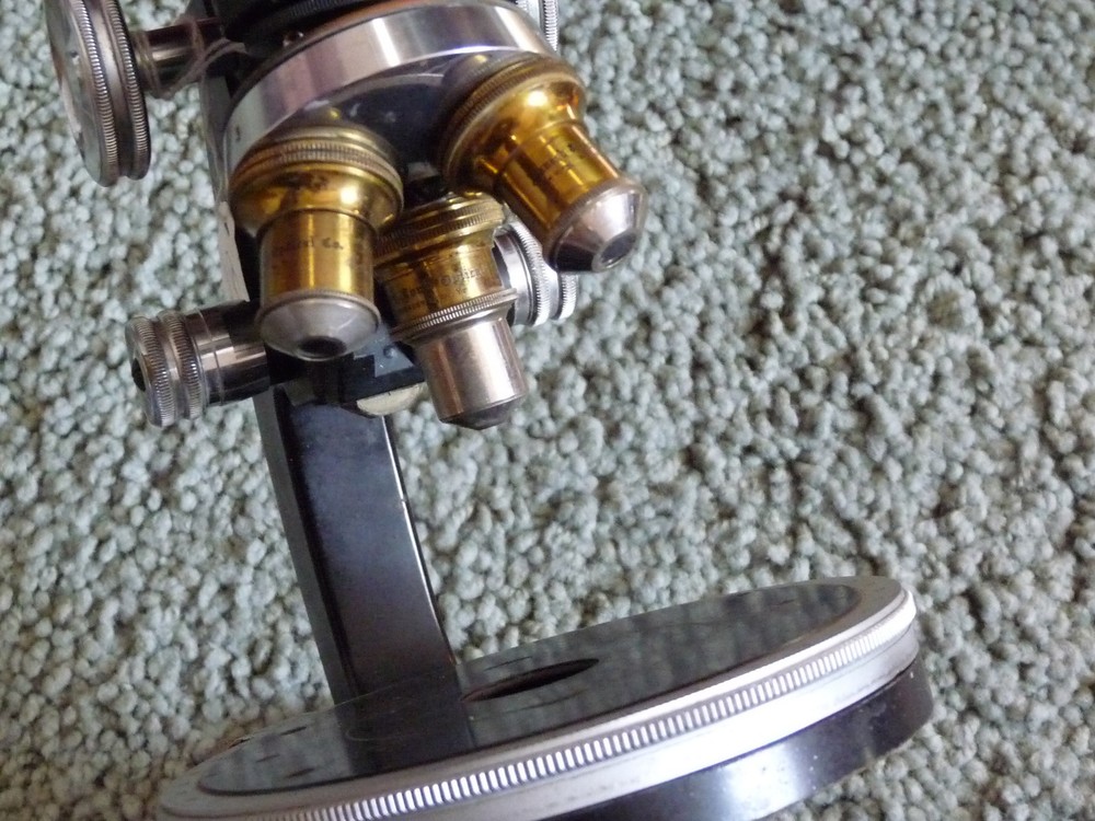 COOKE TROUGHTON SIMMS MICROSCOPE WITH CASE 14-890