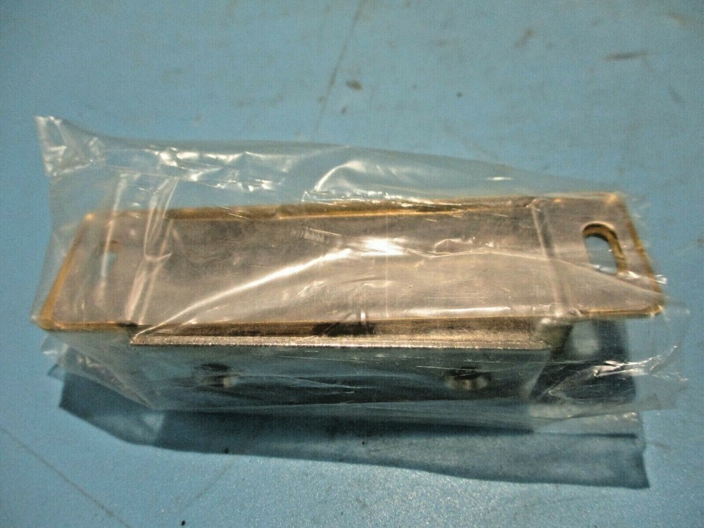 NEW MISUMI MGCE2 MAGNET CATCH