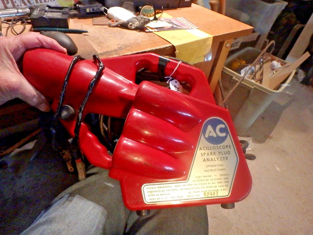 4F- vintage  AC hand held  ACILLOSCOPE Spark Plug Analyzer plastic case as=is