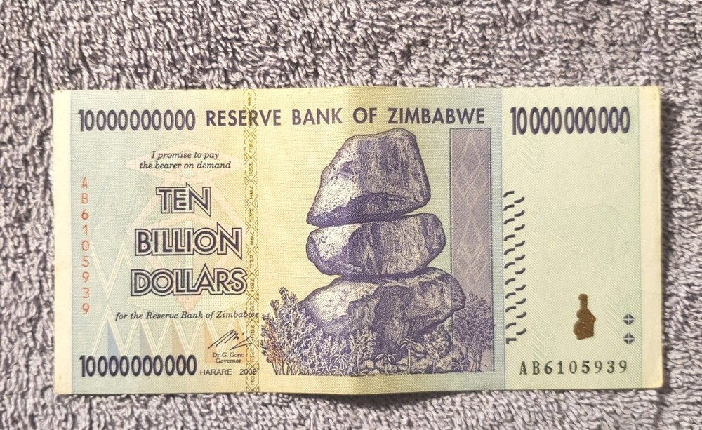 IT. # G-243 / One Zimbabwe $10 BILLION NOTE CIRCULATED  CONDITION