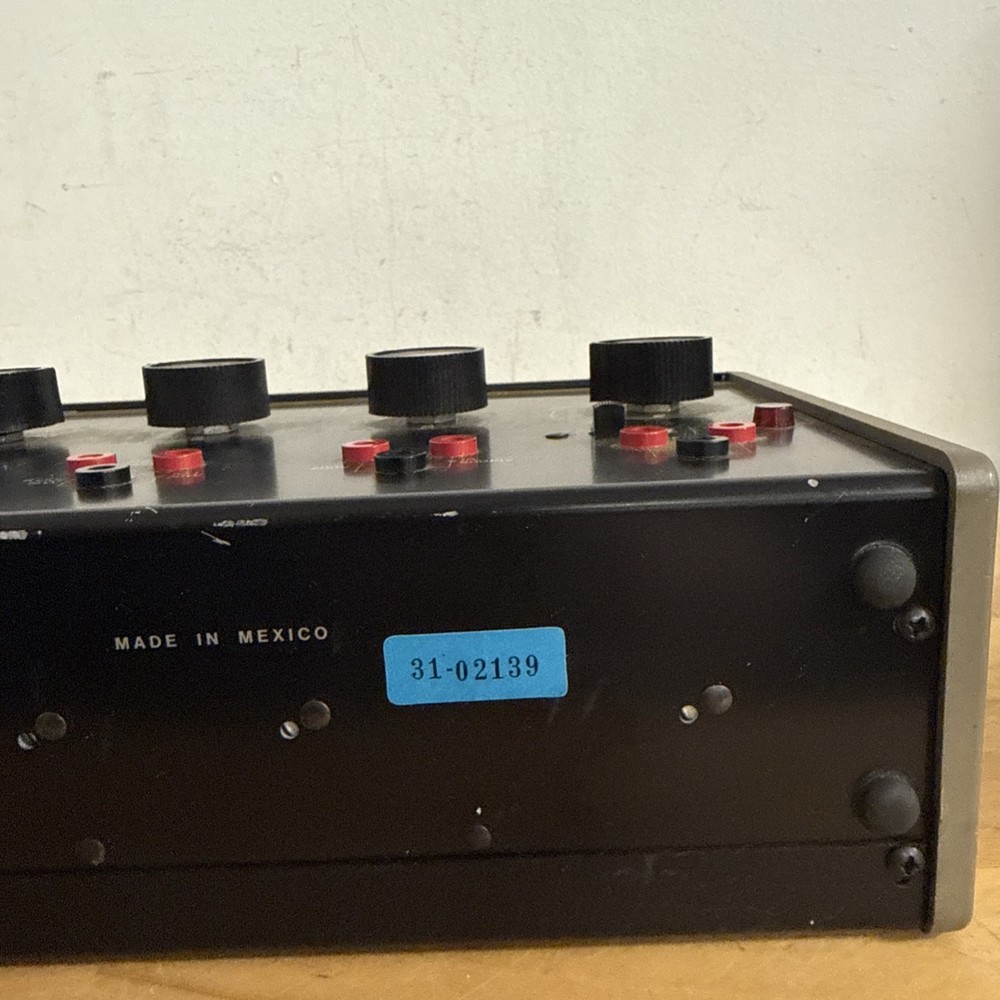 B&K Precision 2902 Resistor & Capacitor Substitution Master -MO7 Original Box