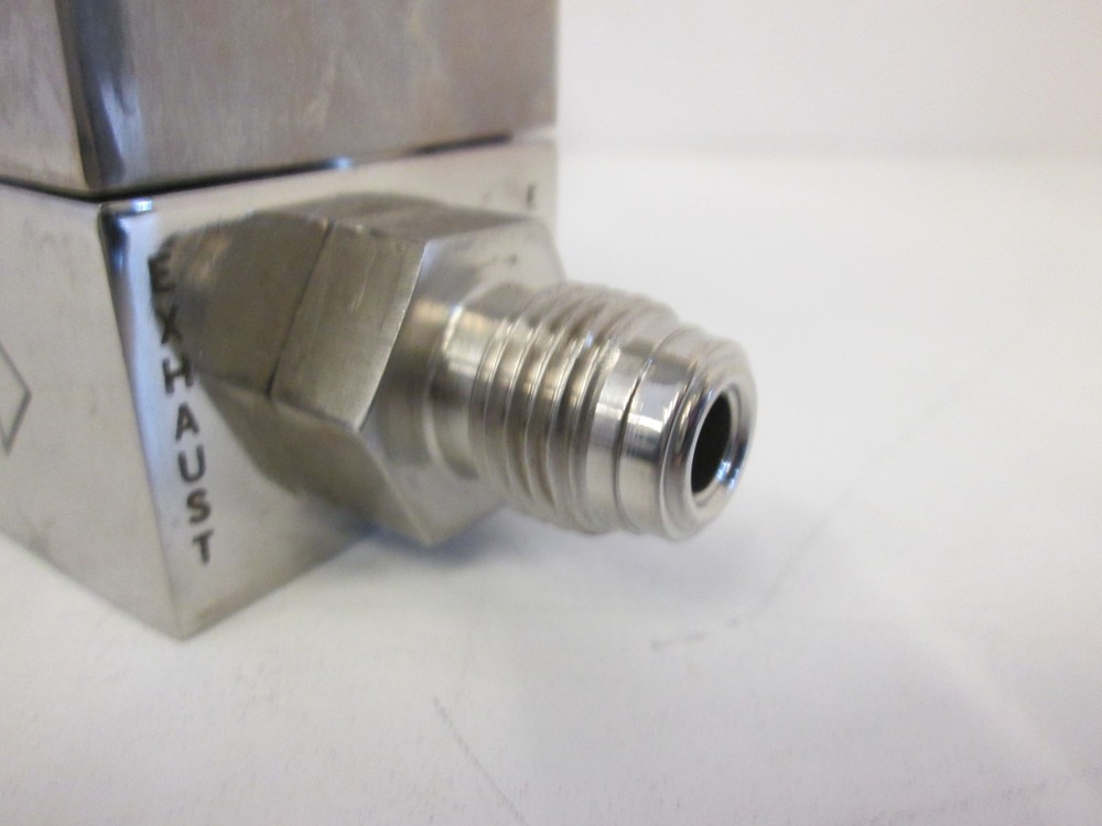 Unit Instruments, UFC-1100A, Mass Flow Controller, 1 SLPM, NH3, Used