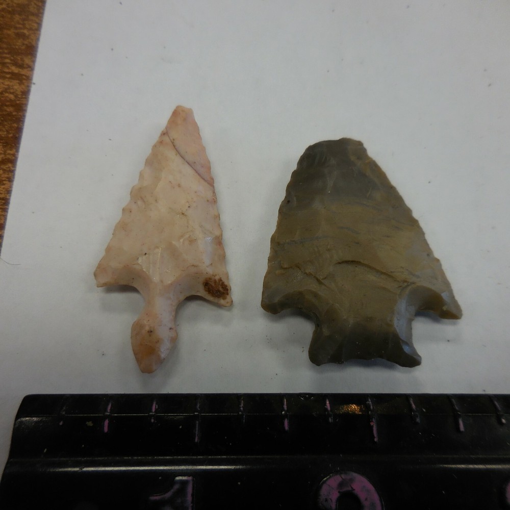 TWO SMALL POINTS -CLASSIC FORM AND FLAKING