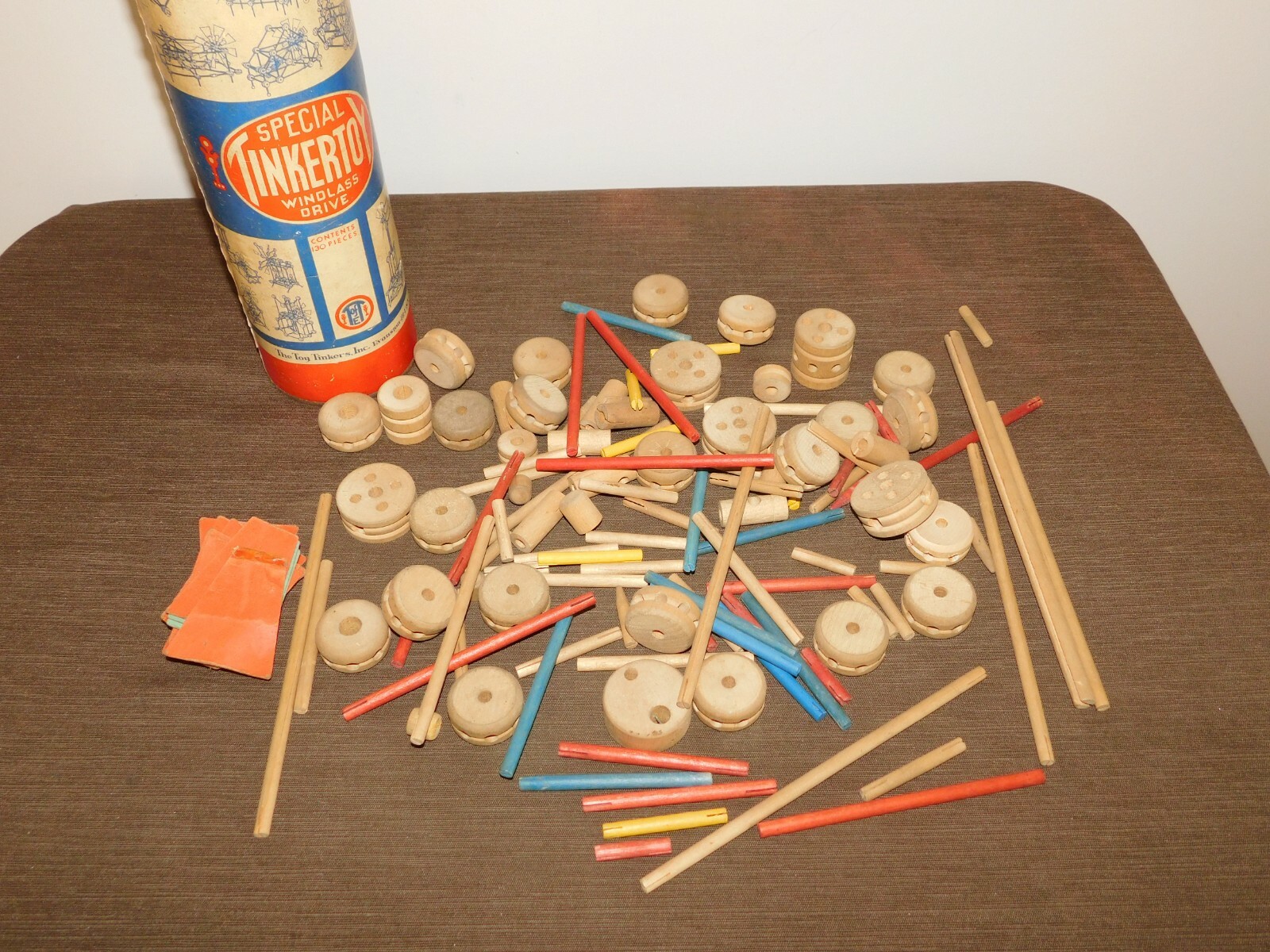 VINTAGE BUILDING TOY 12" HIGH SPECIAL TINKERTOY WINDLASS DRIVE