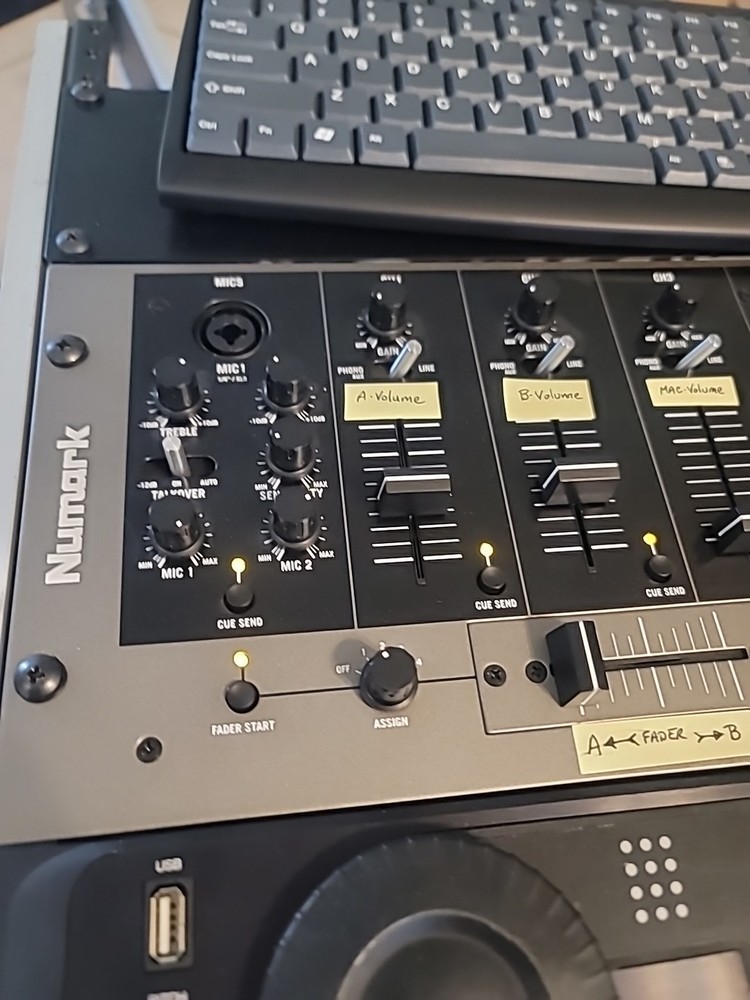 Vintage Numark Professional Dj Mixer C2-DMC 2 Software controller Pro-Case