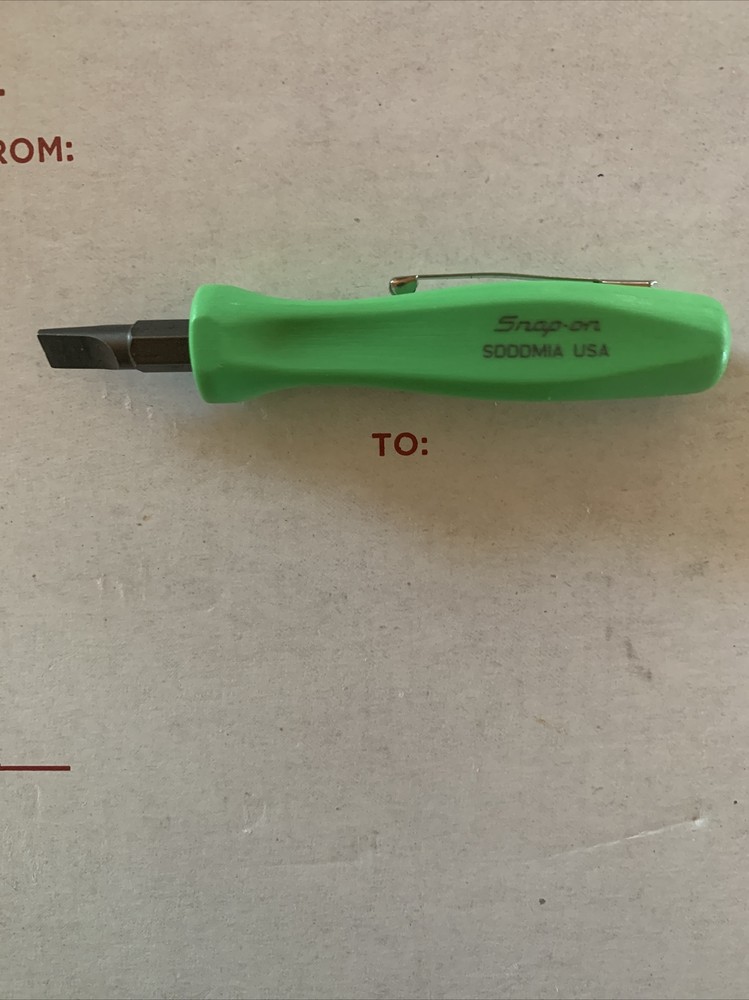 Snap-on Pocket Screwdriver. Reversible Bit. Green