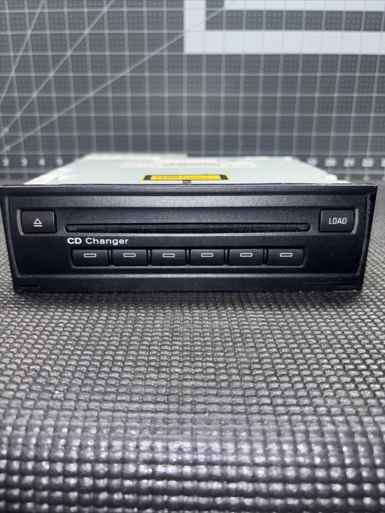 2009-2011 AUDI A5 - 6 DISC CD Changer 4E0035110A