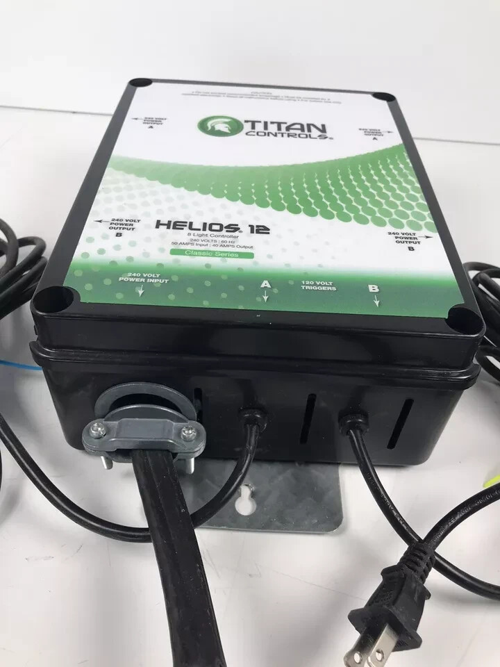 Titan Controls Helios 12 (240 Volt) 8-Light Controller with Dual Trigger Cords