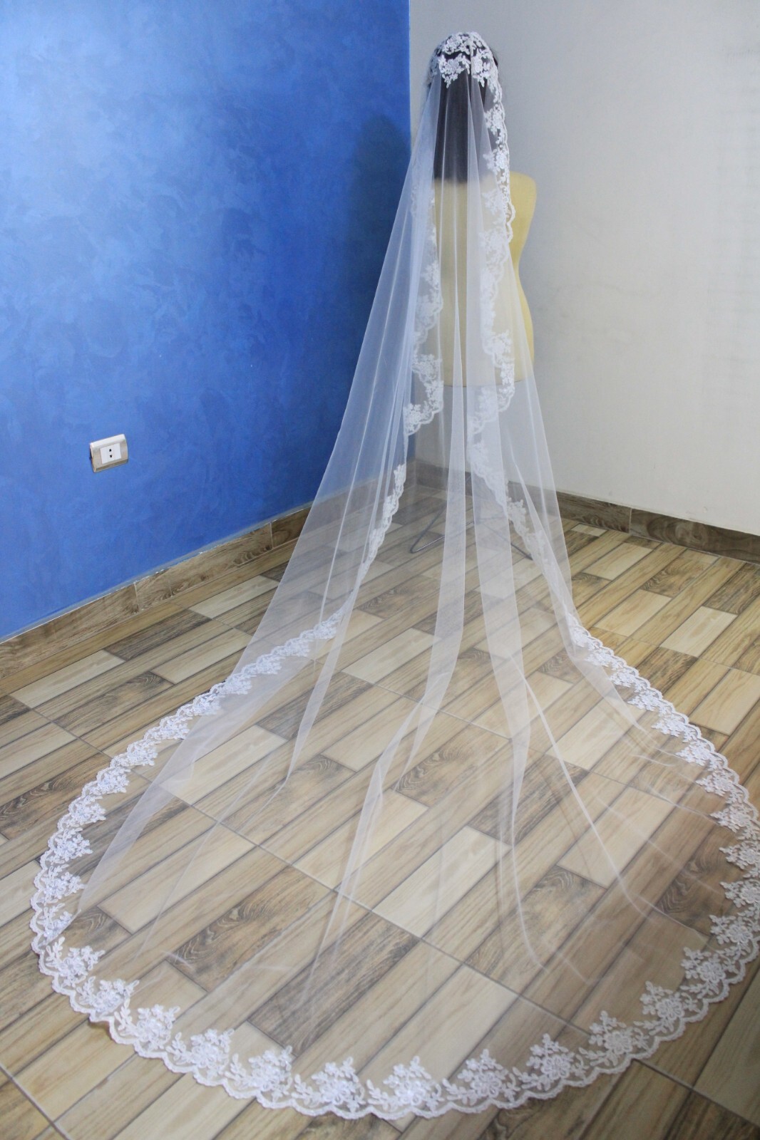 bridal mantilla Cathedral veil one layer lace edge free ship