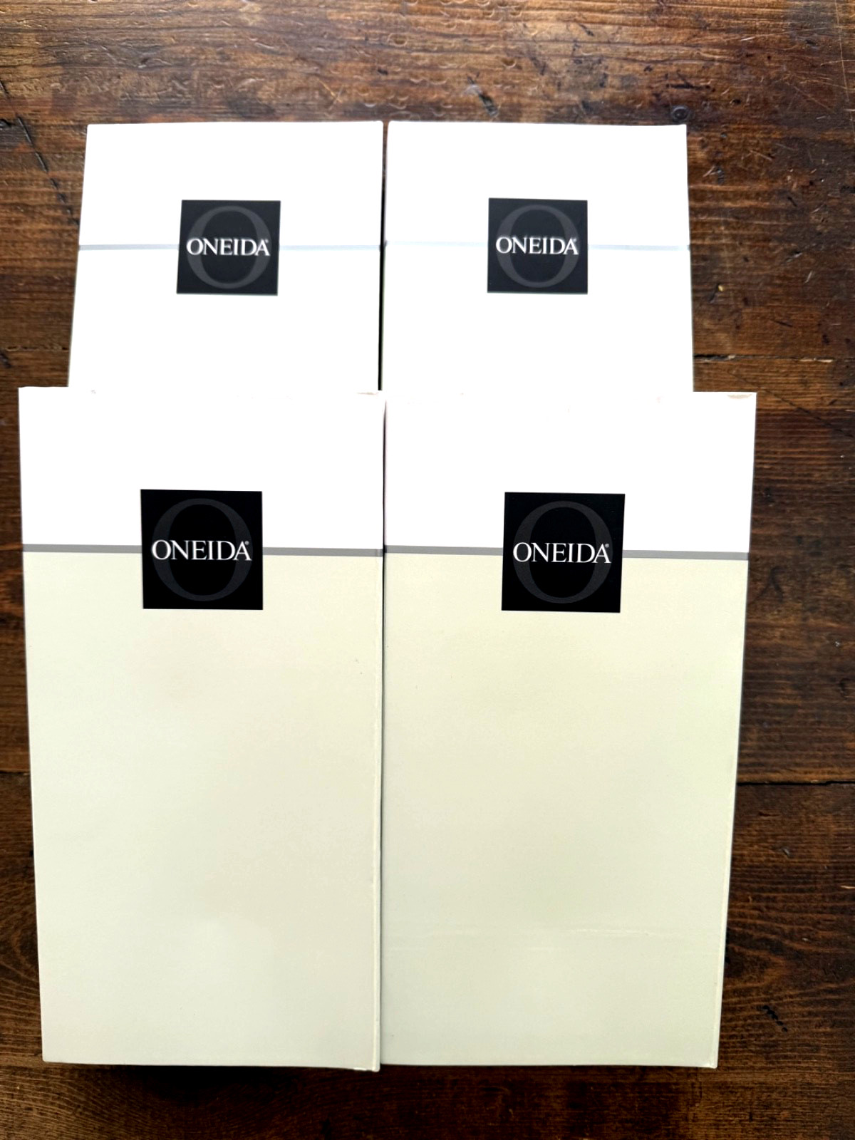 Oneida EASTON 18/10 Shiny Stainless Flatware 20 PC Set Service for 4 NEW IN BOX