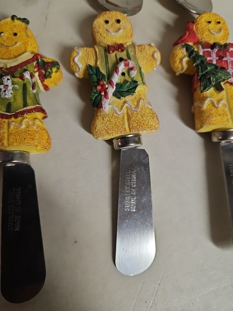 GINGERBREAD SERVINGS SPOONS & SPREADERS-Different Sets, 5 Spreaders 2 Spoons