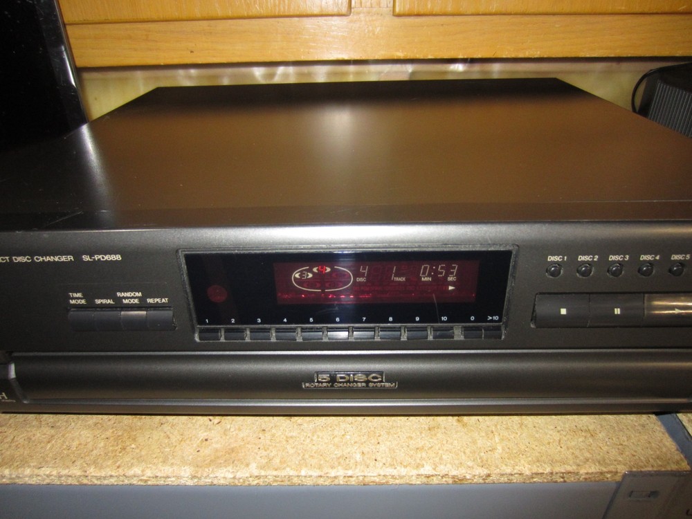 Technics SL-PD688 5 Disc CD Changer Carousel No Remote Tested Working