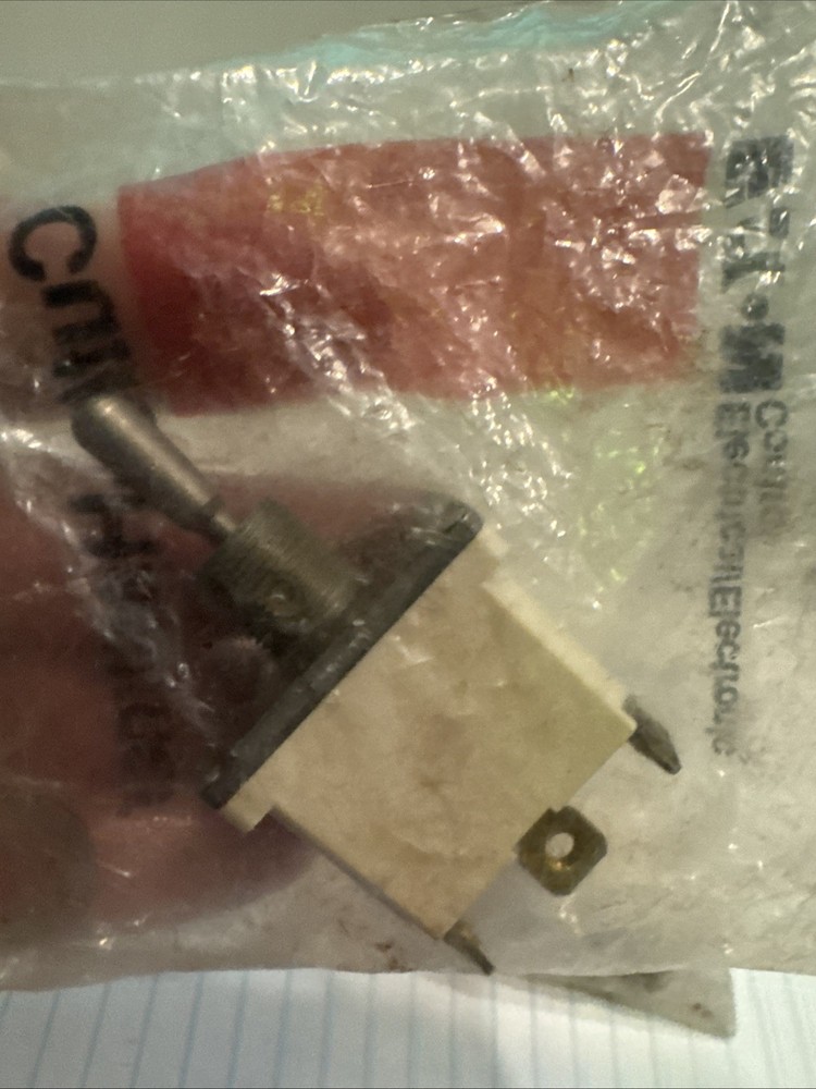 Lot 2 CUTLER HAMMER EATON TOGGLE SWITCH 8449 Ref L3