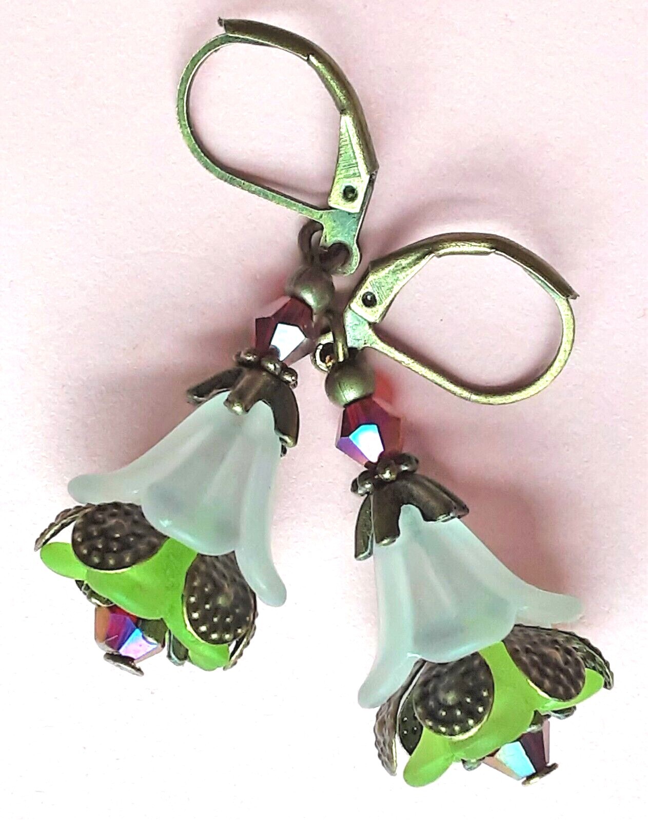 WHITE PERIDOT FLOWER faceted CRYSTAL earring BRONZE LEVER BACK XX
