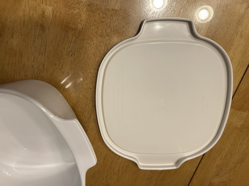 Corningware Plain White 1.5 w/Lid