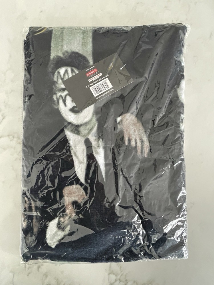 KISS Dressed to Kill large Towel yr 2011 MINT never opened Gene Paul Ace Peter