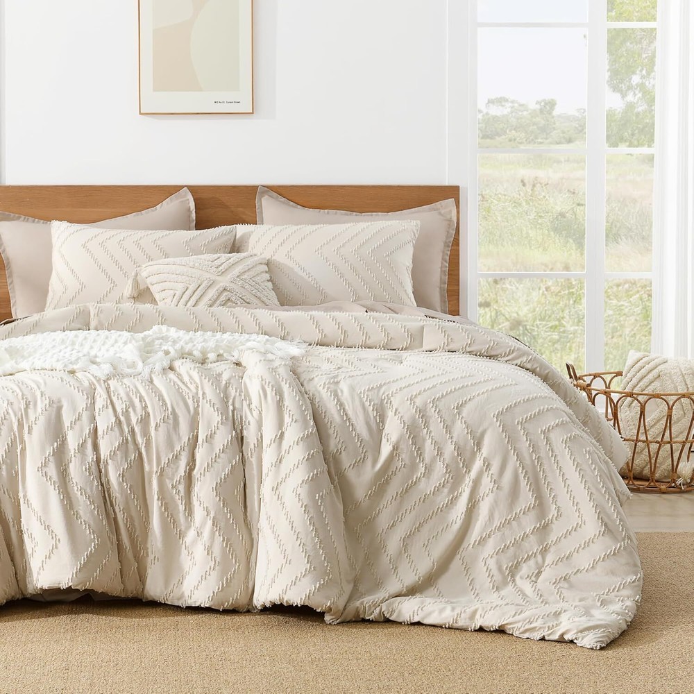 Beige comforter set, 3-piece tufted bedding comforter set with fluffy down.