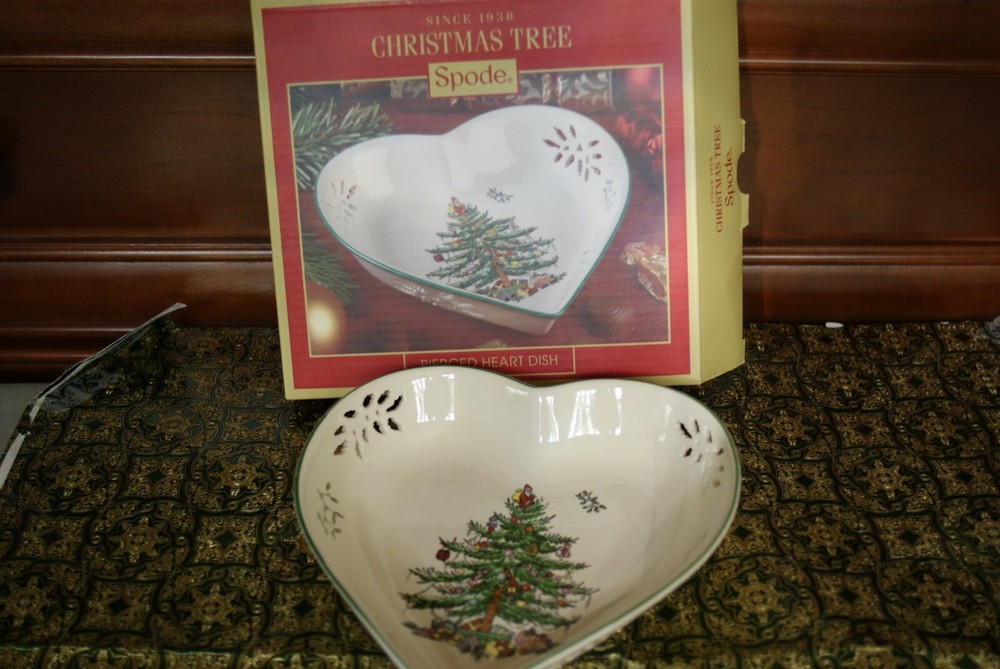 Spode Christmas Tree Pierced Heart Tray, 7-Inch