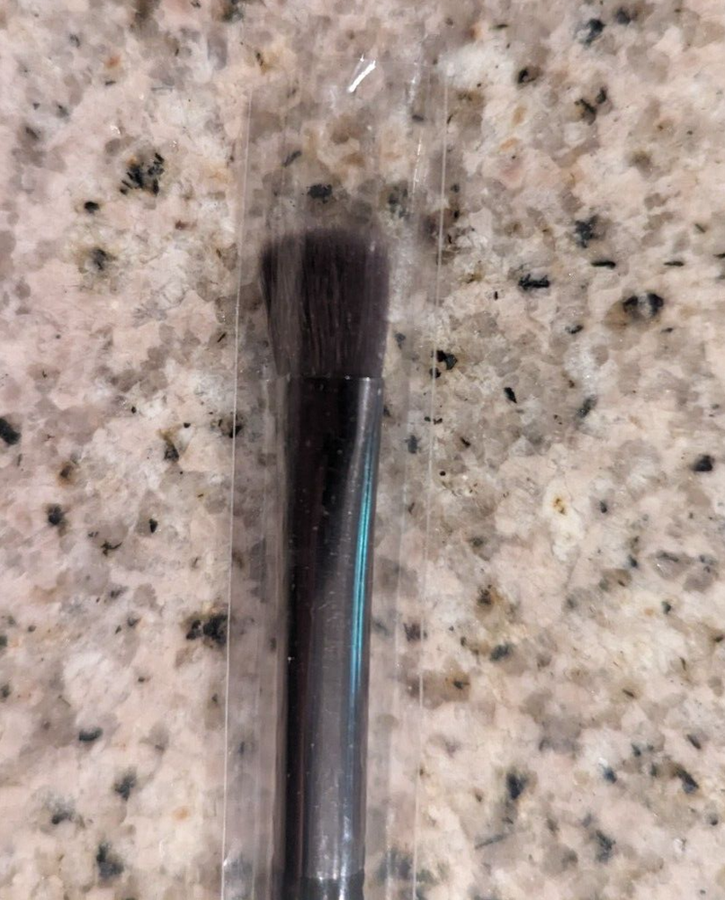 Laruce Cosmetics Shadow Brush LR110 | New W/ Fast Shipping!