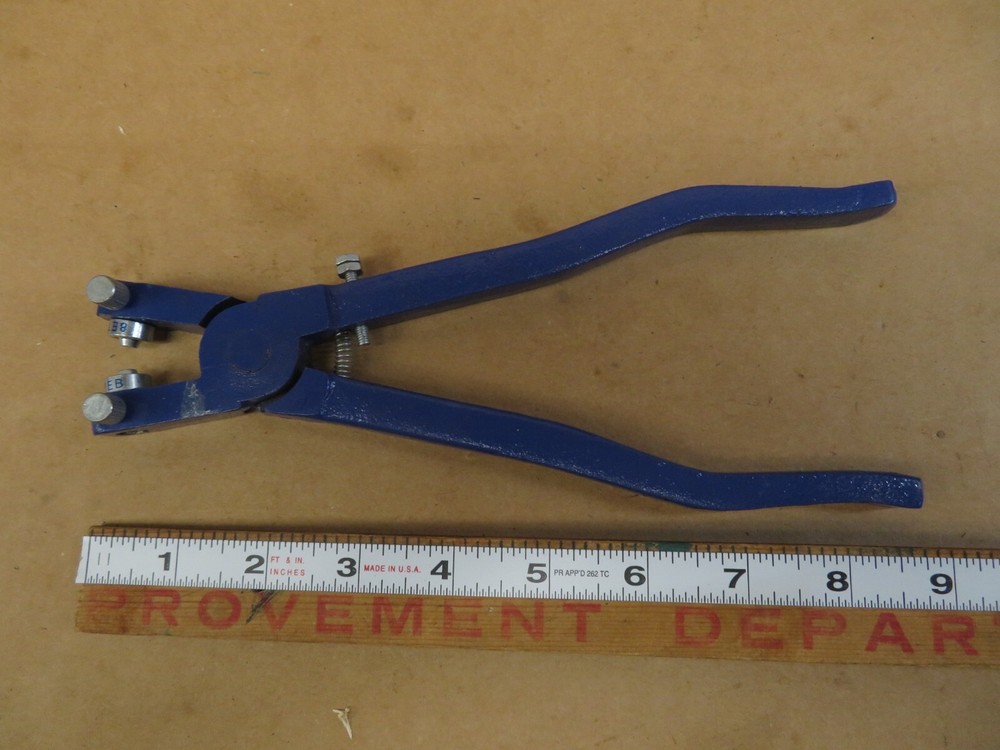 HOMEPRO AMERICAN TAG Co EYELET SETTING TOOL  PLIERS