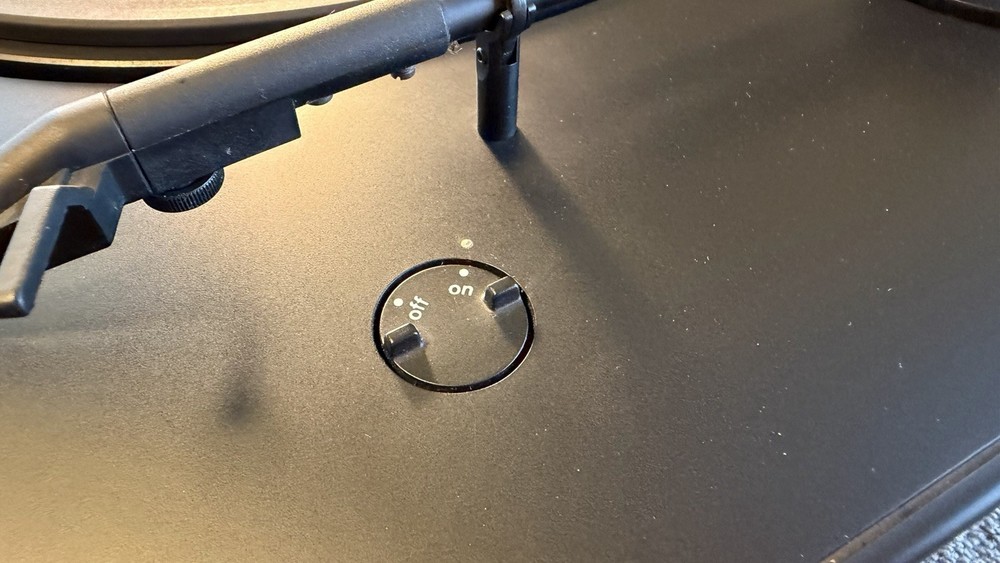 ADS P2 Turntable, Ortofon cart, Direct Drive Auto Return