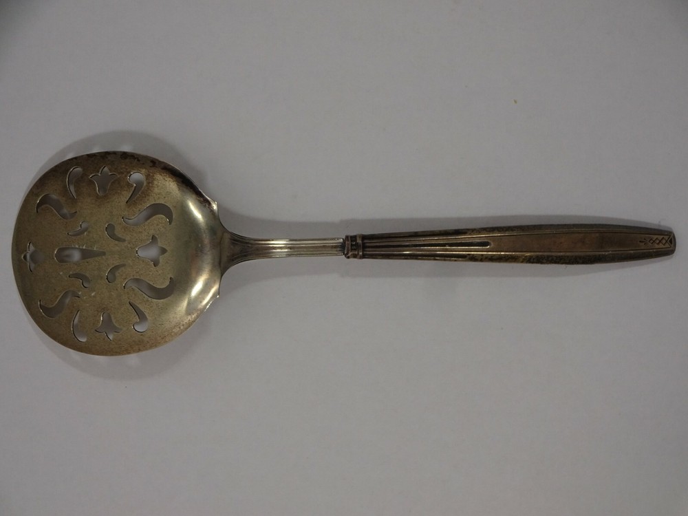 Unmarked Silverplate Pierced Casserole Spoon 9 1/2"
