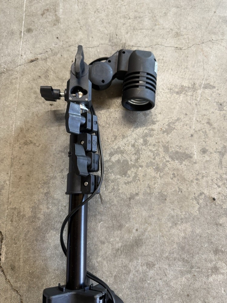 Limo Studio Continuous Lighting Kit Portable Umbrellas Light Stands AC-Powered