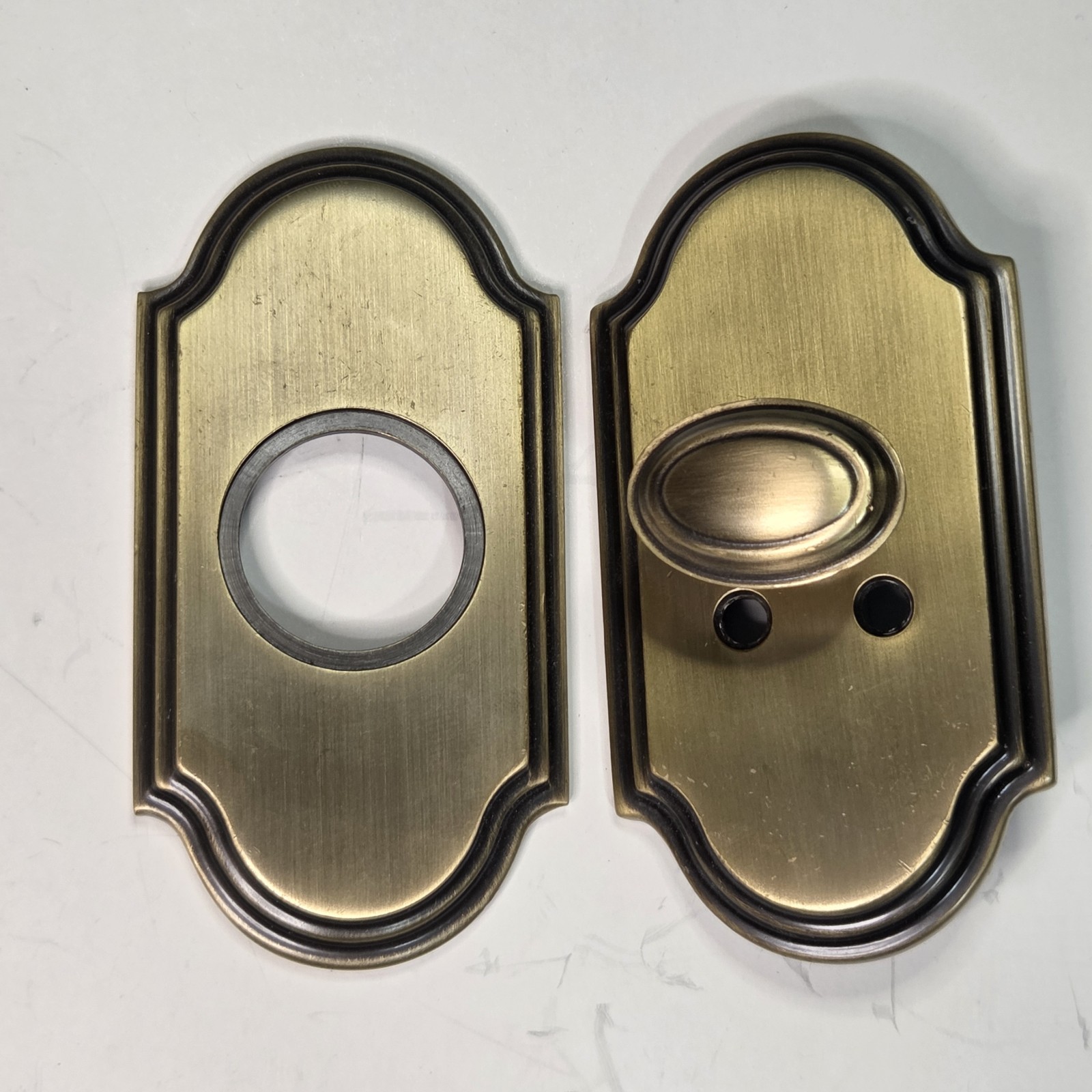 Grandeur Windsor CR7W-60-ESC Entry Door Lever Set Antique Brass AB RH w Deadbolt