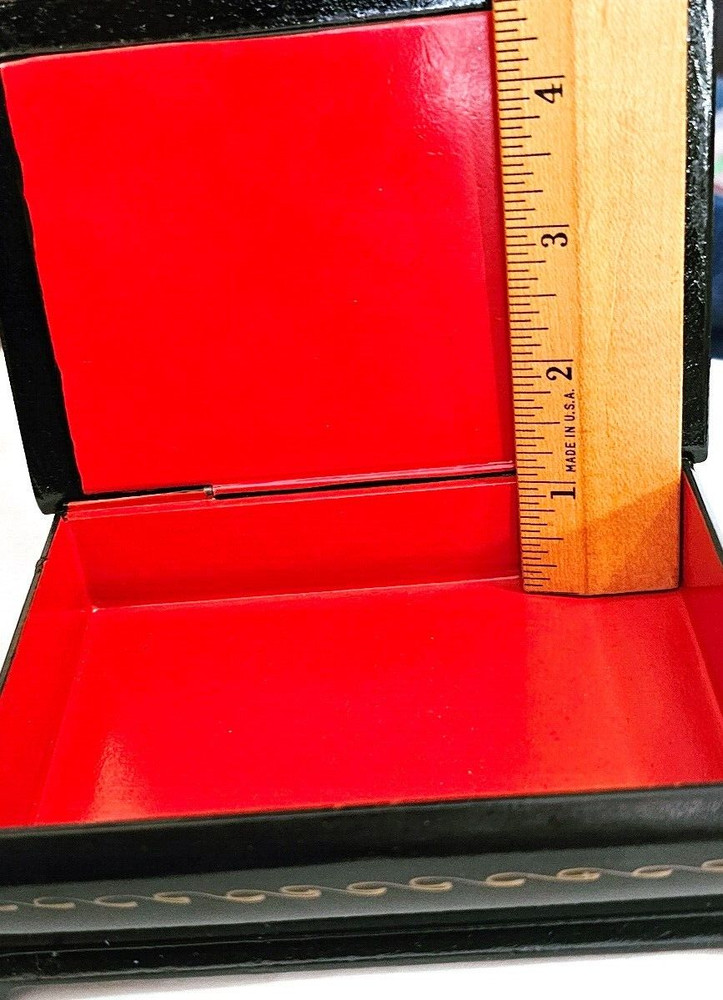 Unique Souvenir Vanity Box