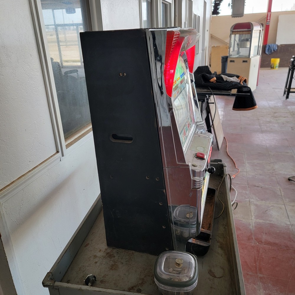 Vintage Pachislo Slot Machine. Mod 7777 Itasca, Ill