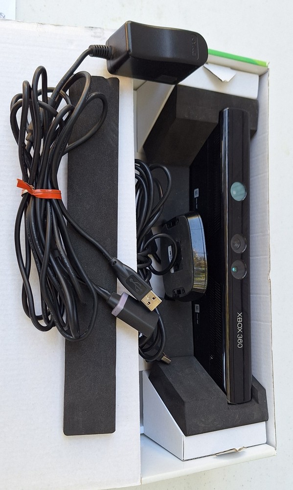 Microsoft LPF-00004 Kinect X BOX 360 Motion Sensor Gaming Controller EX+ w/ Box