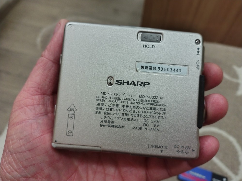 Sharp MD SS-322-N MiniDisk Headphone Player - Silver Fully Working Great Shape