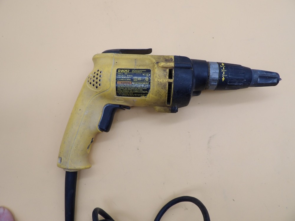 Dewalt DW257 Variable Speed Reverse Deck / Drywall Screwdriver USED