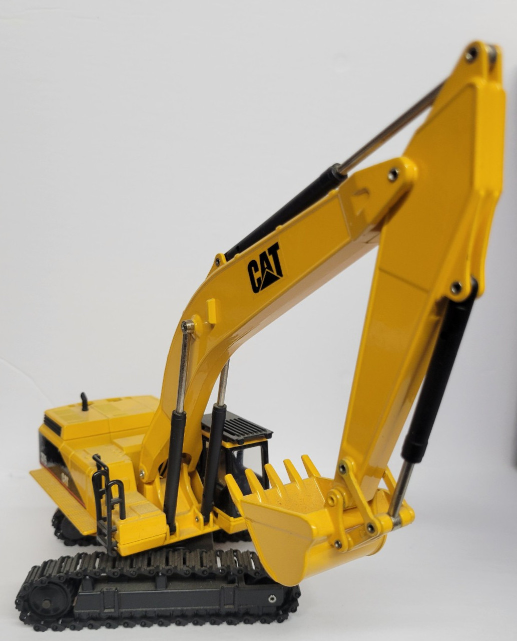 Caterpillar Cat 375 1/50 Diecast Excavator JOAL #189