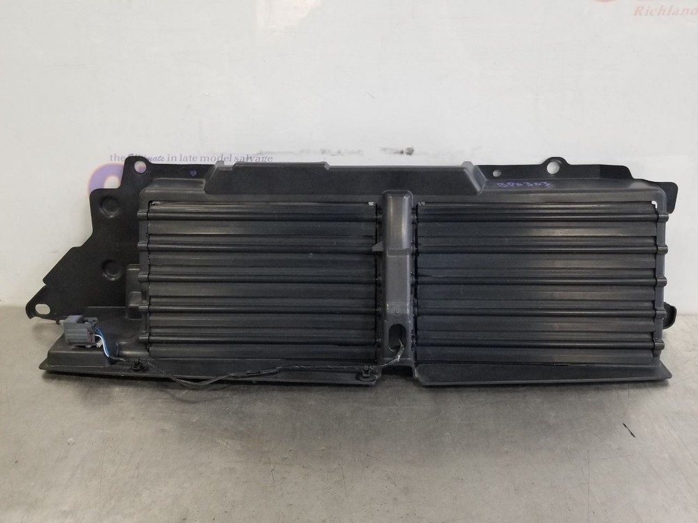 19 2019 RANGE ROVER 5.0L AIR SHUTTER