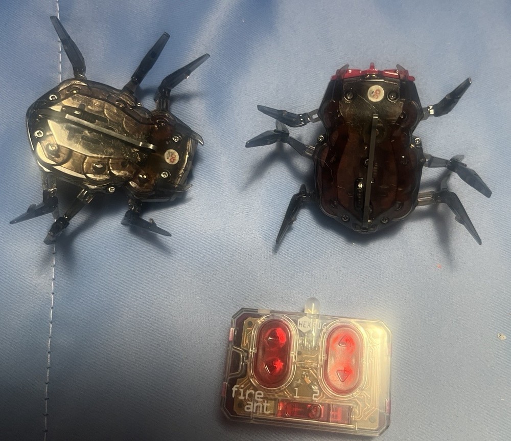 Hexbug Lot Red Beetle Black Beetle Robotic Toy Fire Ant Remote Untested