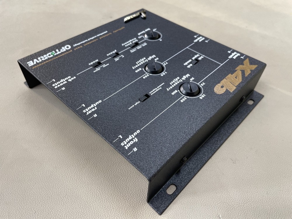Old School Lanzar X4b — Optically Isolated Constant Bass Processor/Crossover,NOS