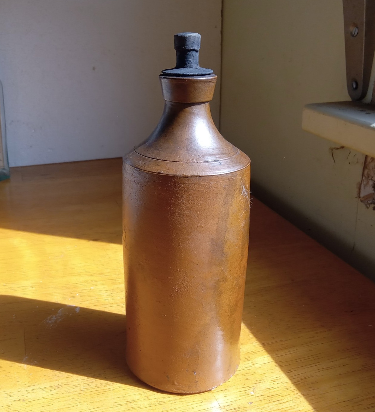 1870s STONEWARE MASTER INK BOTTLE WITH ORIGINAL METAL STOPPER
