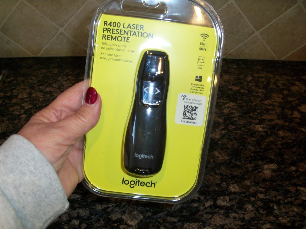 NEW Logitech R400 Wireless Laser Presentation Pointer Remote USB Receiver w/ bag