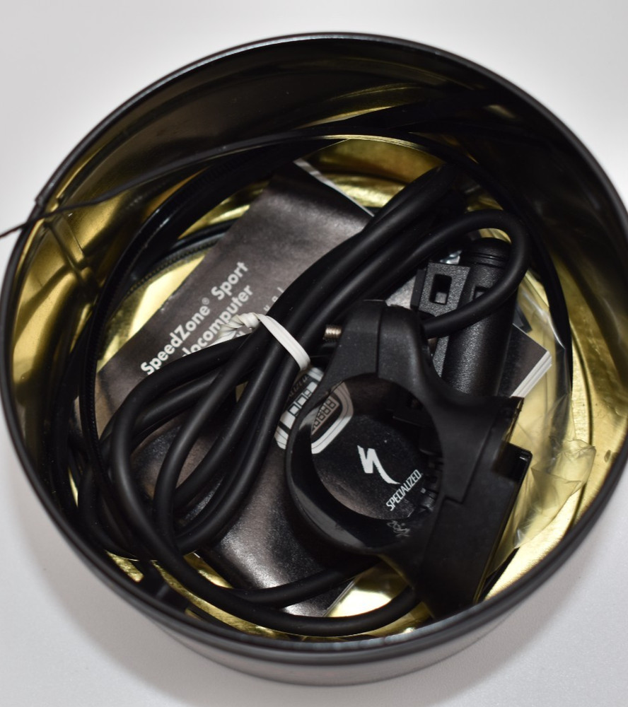 New Speed Zone Sport Cyclocomputer with 9 Features