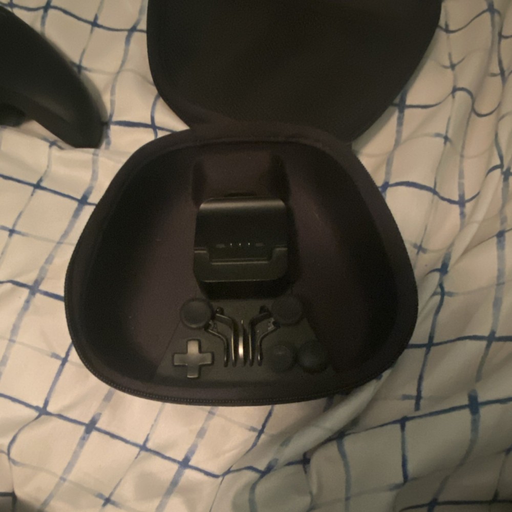 Microsoft Xbox Elite Controller Bundle Carrying Case Charging Dock Thumbsticks