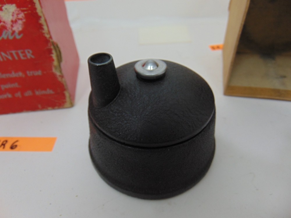 Vintage Tru-Point Draftsman's Pencil Pointer Lead Sharpener with Original Box